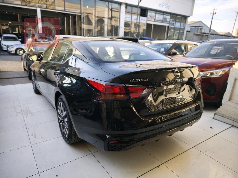 نیسان ئەلتیما